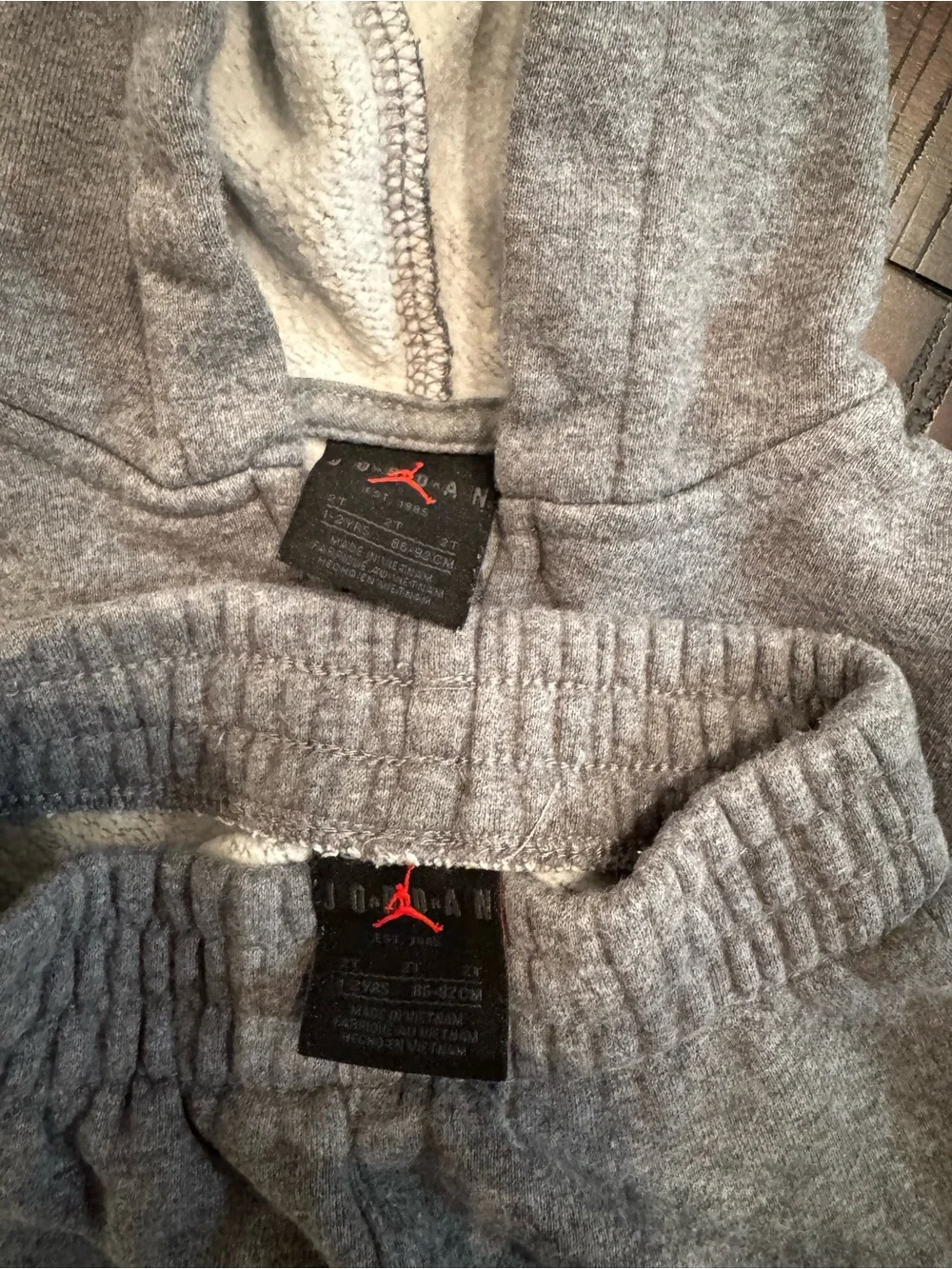 Jordan Kids Gray Hooded Full Zip Sweatshirt & Joggers Set size 2T